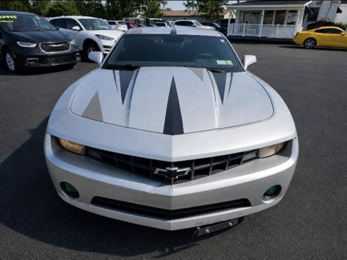 Used 2010 Chevrolet Camaro LT RWD image 2
