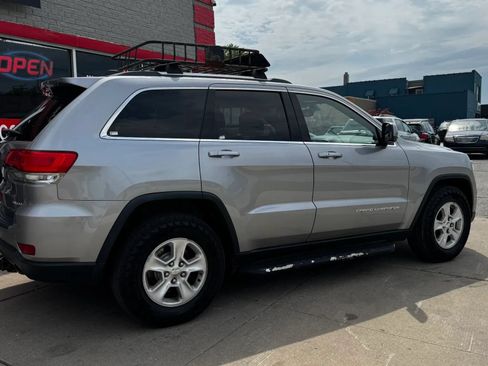 Used 2016 Jeep Grand Cherokee Laredo w/ Quick Order Package 23E AWD/4WD image 4
