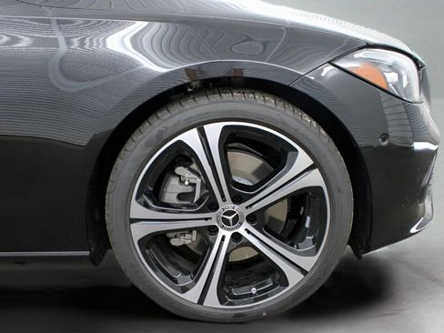 Used 2025 Mercedes-Benz C 300 Sedan image 17