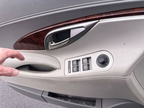 Used 2011 Buick LaCrosse CX image 25