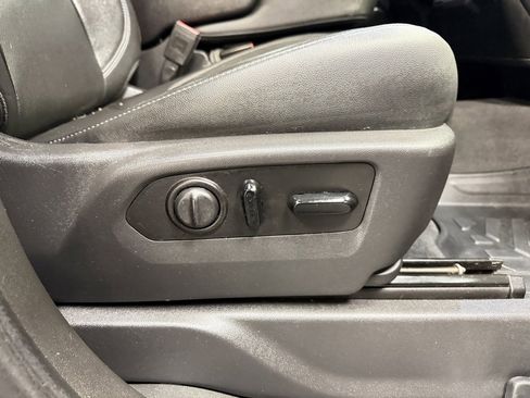 Used 2020 Chevrolet Silverado 2500 LTZ image 16