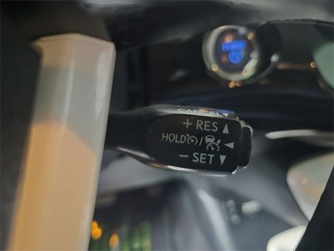 Certified 2016 Toyota Prius Four image 23