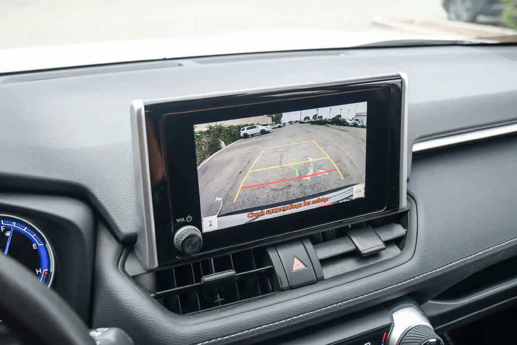 Used 2025 Toyota RAV4 XLE AWD/4WD image 26