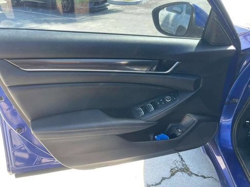 Used 2019 Honda Accord Sport image 11