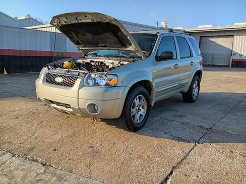 Used 2005 Ford Escape Limited image 7