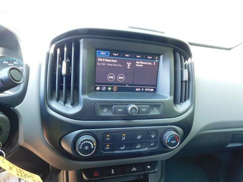 Certified 2020 Chevrolet Colorado W/T w/ Custom Special Edition AWD/4WD image 5