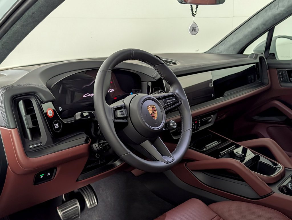 New 2026 Porsche Cayenne GTS AWD/4WD image 4
