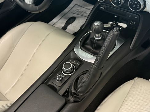 Used 2021 MAZDA MX-5 Miata RF Grand Touring image 23