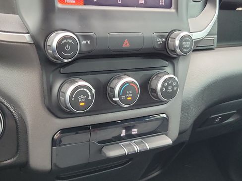 Used 2022 RAM 1500 Big Horn AWD/4WD image 31