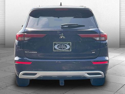 Used 2024 Mitsubishi Outlander SE AWD/4WD image 3