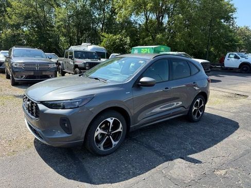Used 2025 Ford Escape ST-Line Elite AWD/4WD image 1