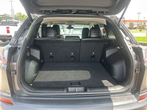 Used 2019 Jeep Cherokee Limited AWD/4WD image 29
