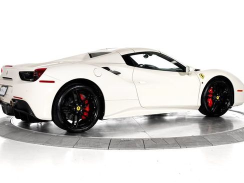 Used 2016 Ferrari 488 Spider RWD image 2
