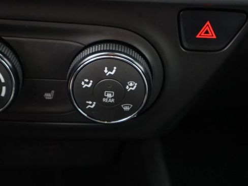 Used 2024 Chevrolet Trax LS w/ LS Convenience Package image 29