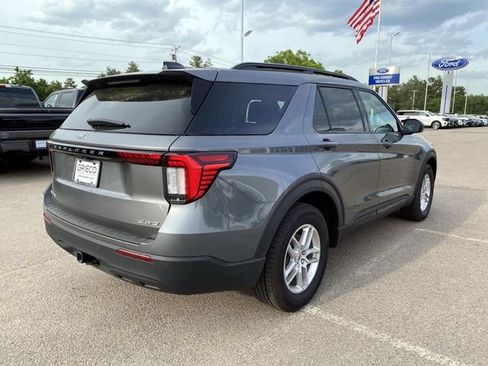 Used 2026 Ford Explorer Active AWD/4WD image 3