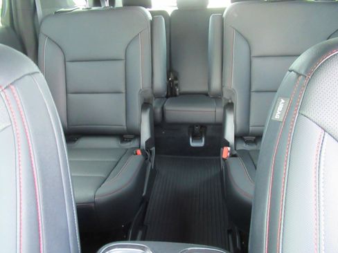 Used 2026 Chevrolet Traverse Z71 AWD/4WD image 40