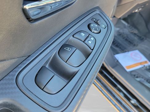 New 2025 Nissan Versa SV w/ Trunk Package FWD image 29
