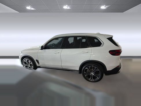 Certified 2025 BMW X5 sDrive40i w/ Parking Assistance Package RWD image 2