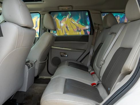 Used 2007 Jeep Grand Cherokee Limited RWD image 18