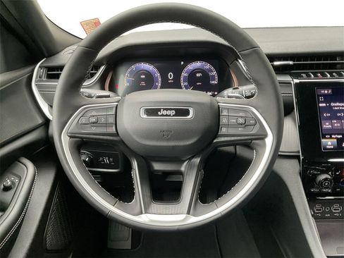 New 2025 Jeep Grand Cherokee L Laredo w/ Luxury Tech Group I image 17