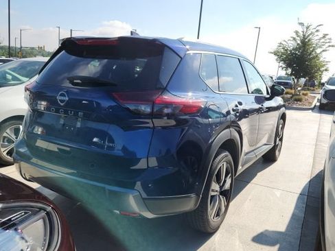 Used 2026 Nissan Rogue SL AWD/4WD image 2