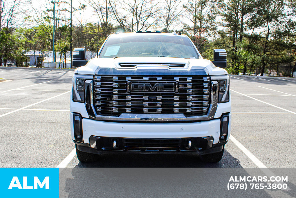 Used 2024 GMC Sierra 3500 Denali Ultimate AWD/4WD image 8
