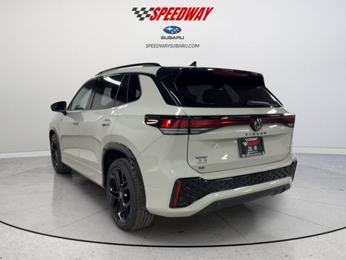 New 2026 Volkswagen Tiguan SE R-Line image 7