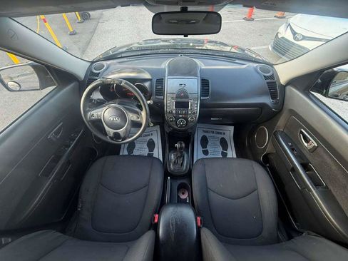 Used 2011 Kia Soul + w/ Audio Pkg FWD image 16