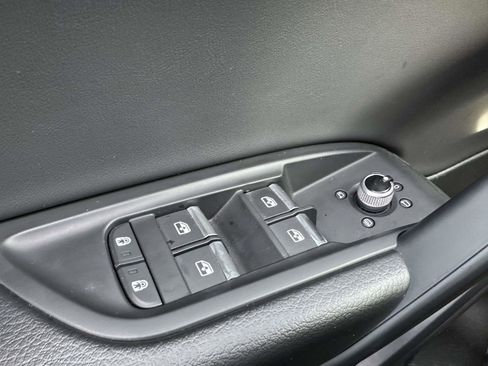 Used 2025 Audi Q5 2.0T Premium image 30