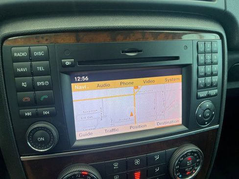 Used 2011 Mercedes-Benz R 350 4MATIC image 21