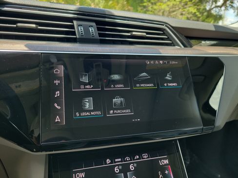 Certified 2024 Audi Q8 e-tron Premium Plus w/ Premium Plus Package AWD/4WD image 20