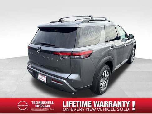 New 2026 Nissan Pathfinder SL image 5