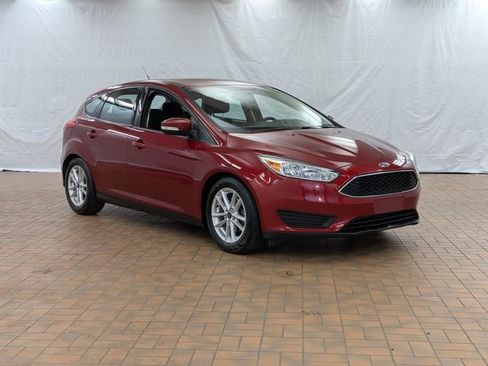 Used 2016 Ford Focus SE FWD image 1