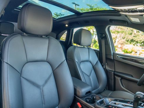 Certified 2026 Porsche Macan AWD/4WD image 26