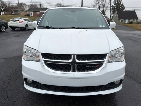 Used 2019 Dodge Grand Caravan SXT image 3