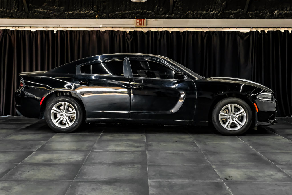 Used 2022 Dodge Charger SXT RWD image 7
