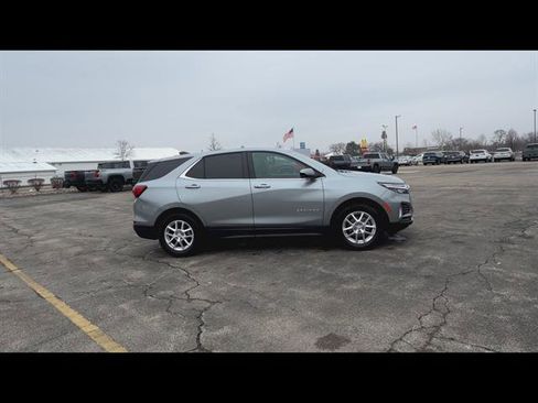 Used 2023 Chevrolet Equinox LT image 25