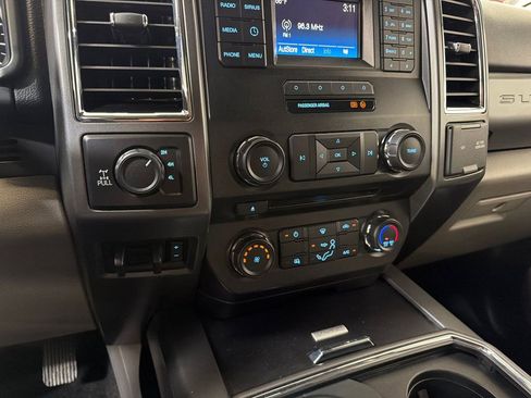 Used 2017 Ford F250 XLT w/ XLT Value Package AWD/4WD image 19