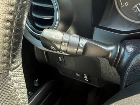 Used 2021 Toyota Tacoma TRD Off-Road AWD/4WD image 21