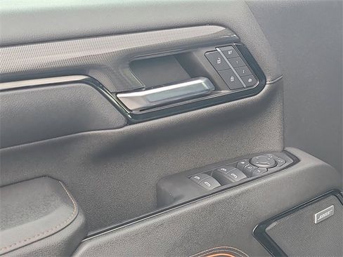 Used 2024 GMC Sierra 2500 AT4 w/ AT4 Premium Plus Package image 18