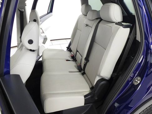 Used 2022 Volkswagen Tiguan SE image 18