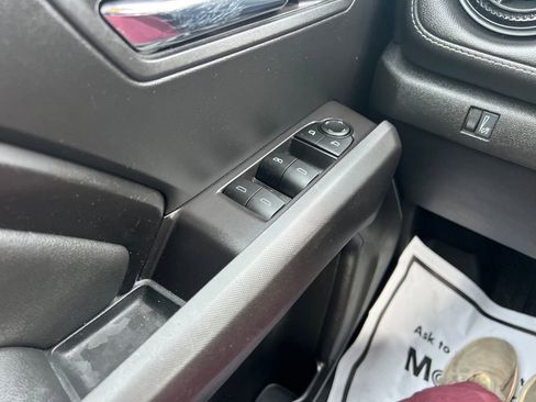 Used 2023 Chevrolet Colorado LT w/ LT Convenience Package II image 11