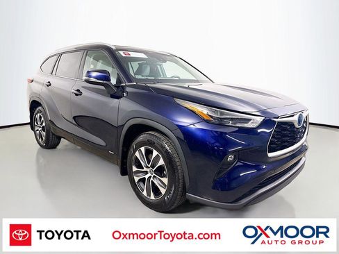 Used 2023 Toyota Highlander XLE AWD/4WD image 1