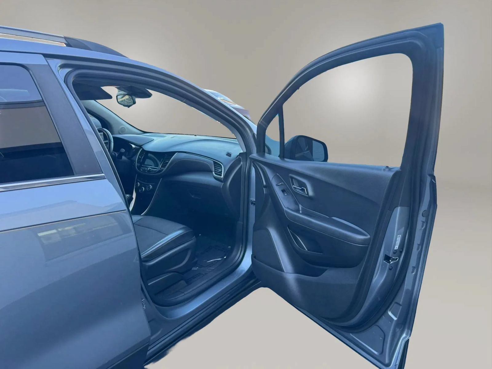 Used 2019 Chevrolet Trax LT w/ LT Convenience Package AWD/4WD image 29