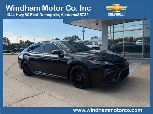 Used 2023 Toyota Camry SE FWD image 1