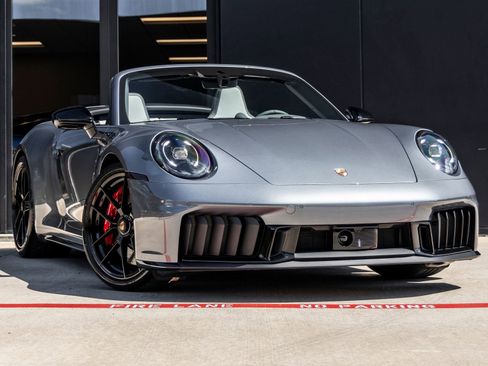 Certified 2026 Porsche 911 Carrera GTS RWD image 6