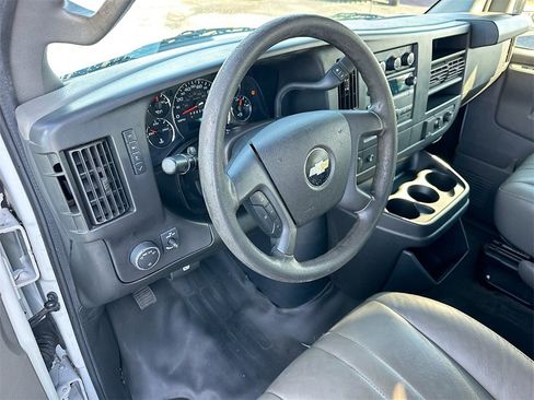 Used 2017 Chevrolet Express 2500 image 9