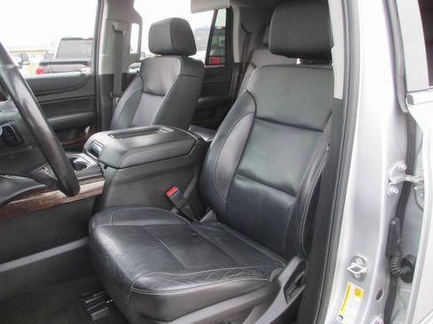 Used 2017 Chevrolet Tahoe LT w/ LT Signature Package image 19