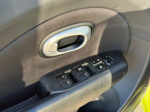 Used 2015 Kia Soul image 18