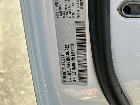 Used 2024 RAM 2500 Laramie w/ Safety Group AWD/4WD image 30